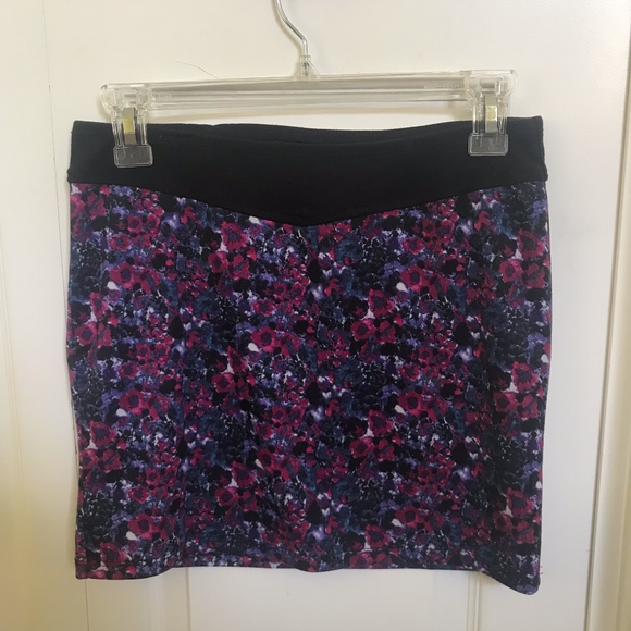 Floral Mini Skirt - Picture 1 of 3